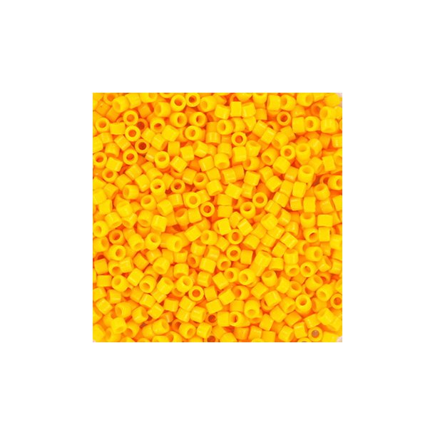 Miyuki delica perler, 11/0, 4 g, DB-2103 Duracoat opaque dyed light squash