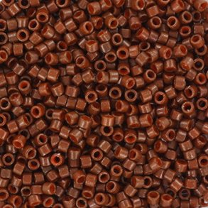 Miyuki delica perler, 11/0, 4 g, DB-2142 Duracoat opaque dyed cognac